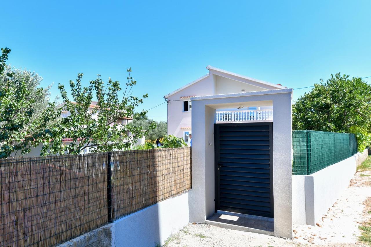 Pool House Luka Lejlighed Zadar Eksteriør billede