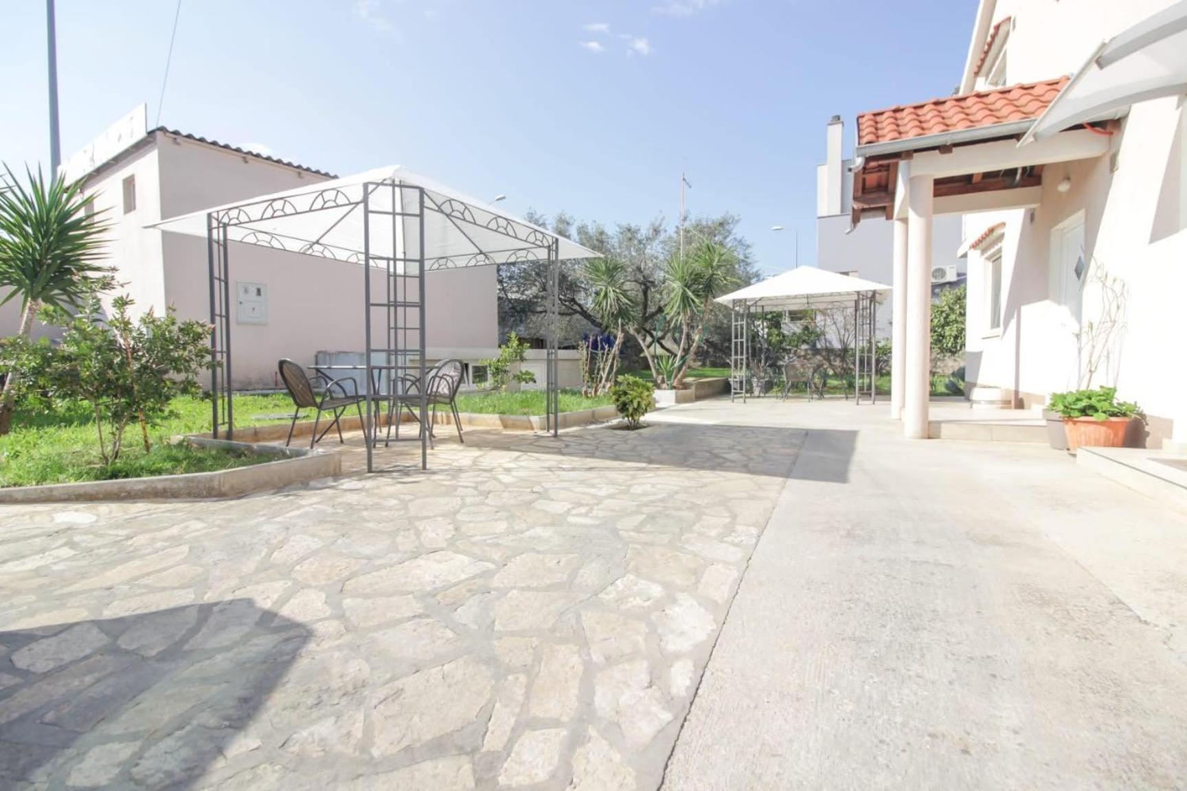 Pool House Luka Lejlighed Zadar Eksteriør billede