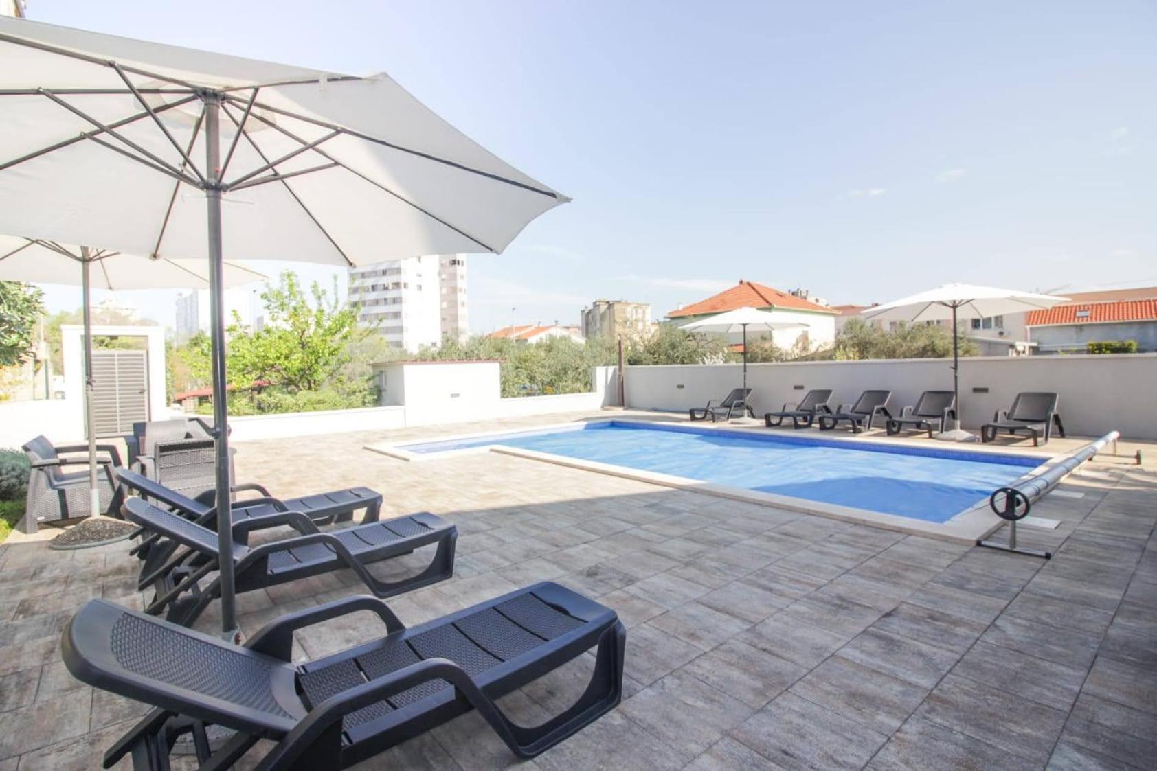 Pool House Luka Lejlighed Zadar Eksteriør billede